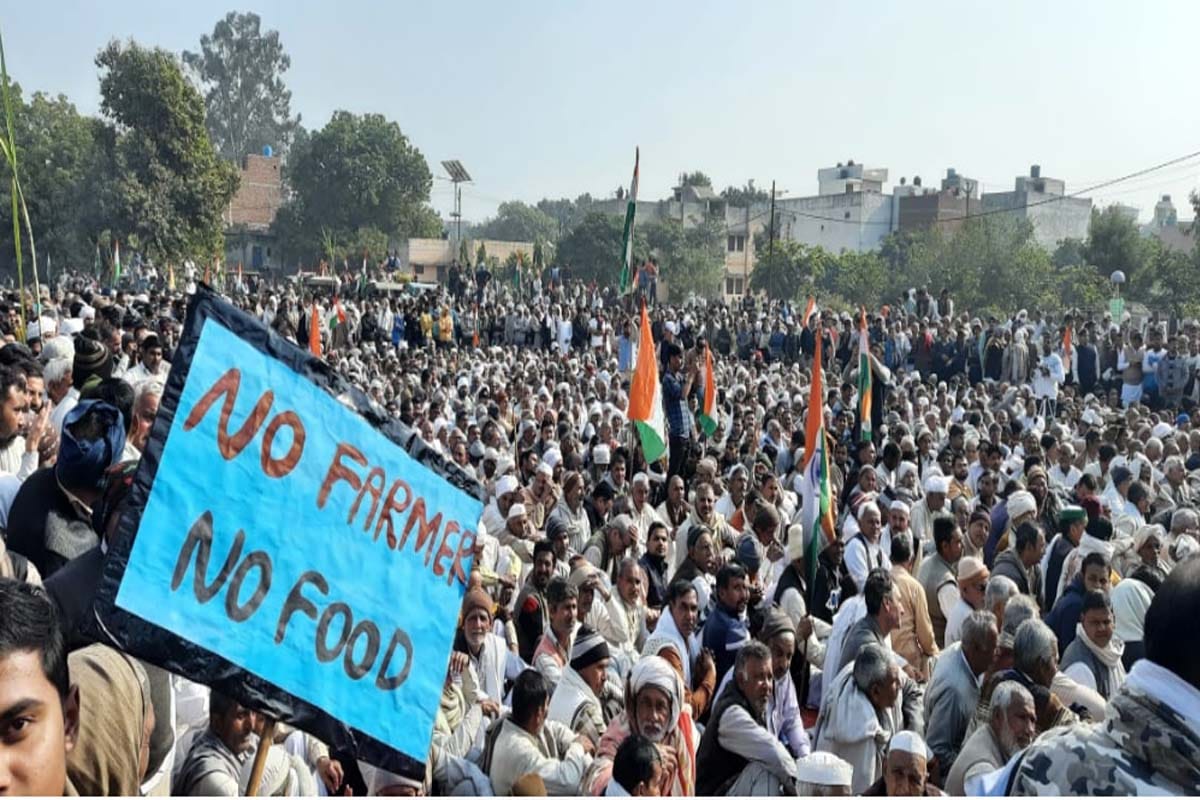 policeman supporting farmers on social media, cyber cell started monitoring