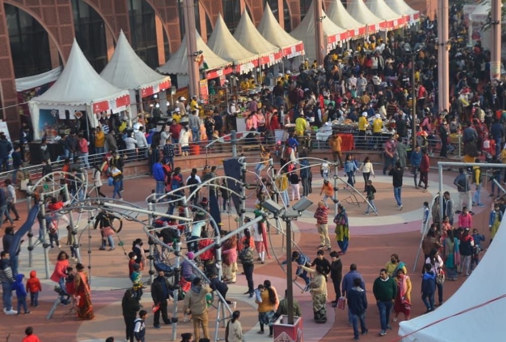 Public fairs and Exhibitions allowed in Delhi Schools upto class 8 to remain closed