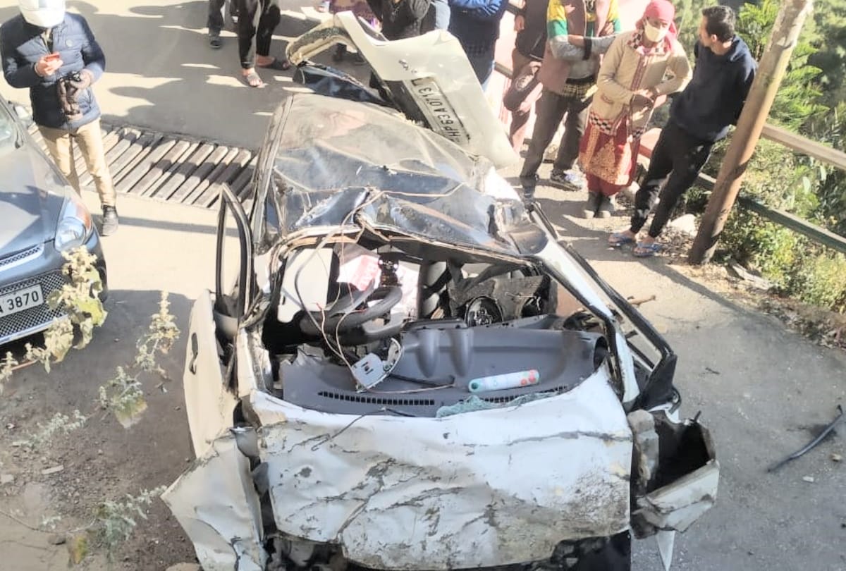 Himachal News: Newly married couple killed as car plunges into gorge near sankatmochan shimla Himachal Pradesh