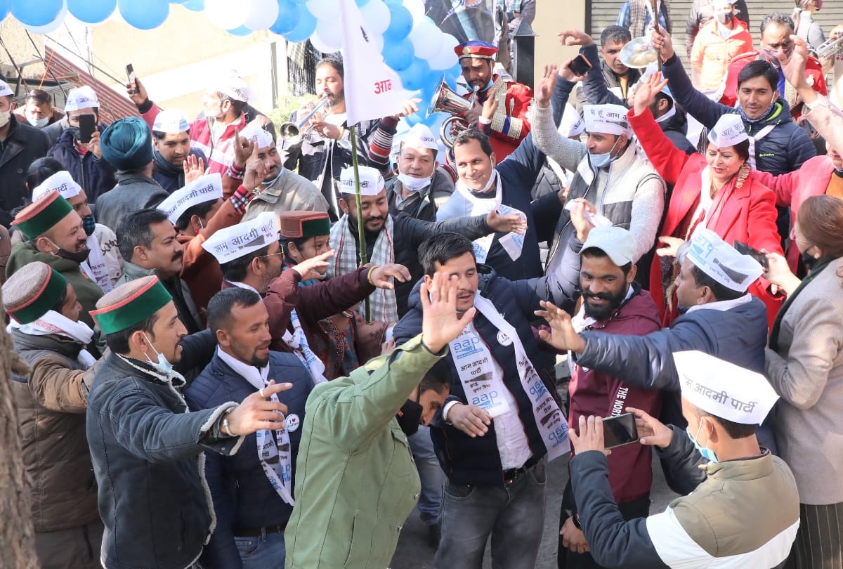 fight between Aam Aadmi Party workers in Shimla