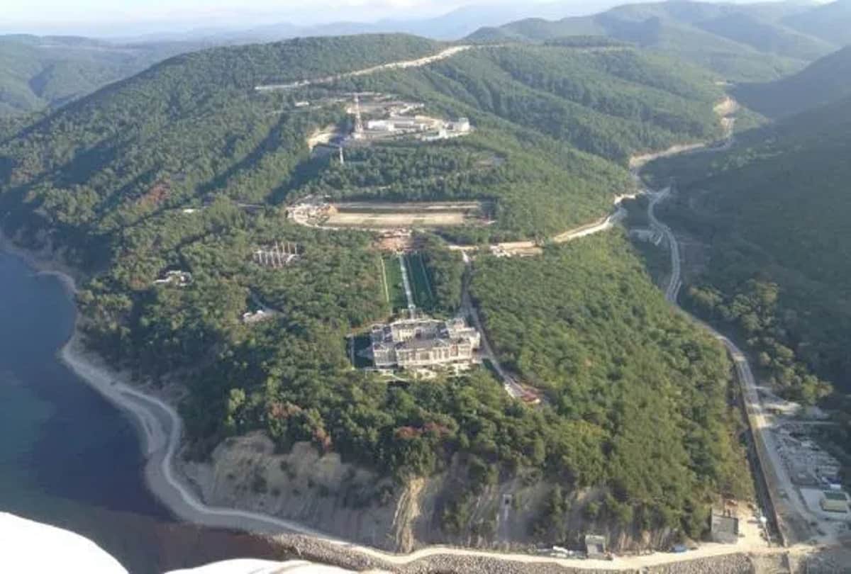 Vladimir Putins Secret Palace On Russias Black Sea, See Inside Pics, Drone Footage, Helped Spark Widespread Protests