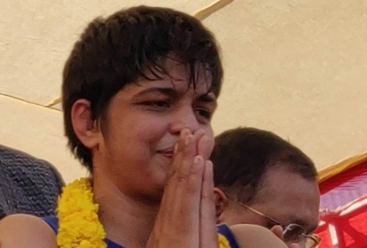 senior wrestling nationals Sonams arm offensive, stuns Sakshi Malik to win gold