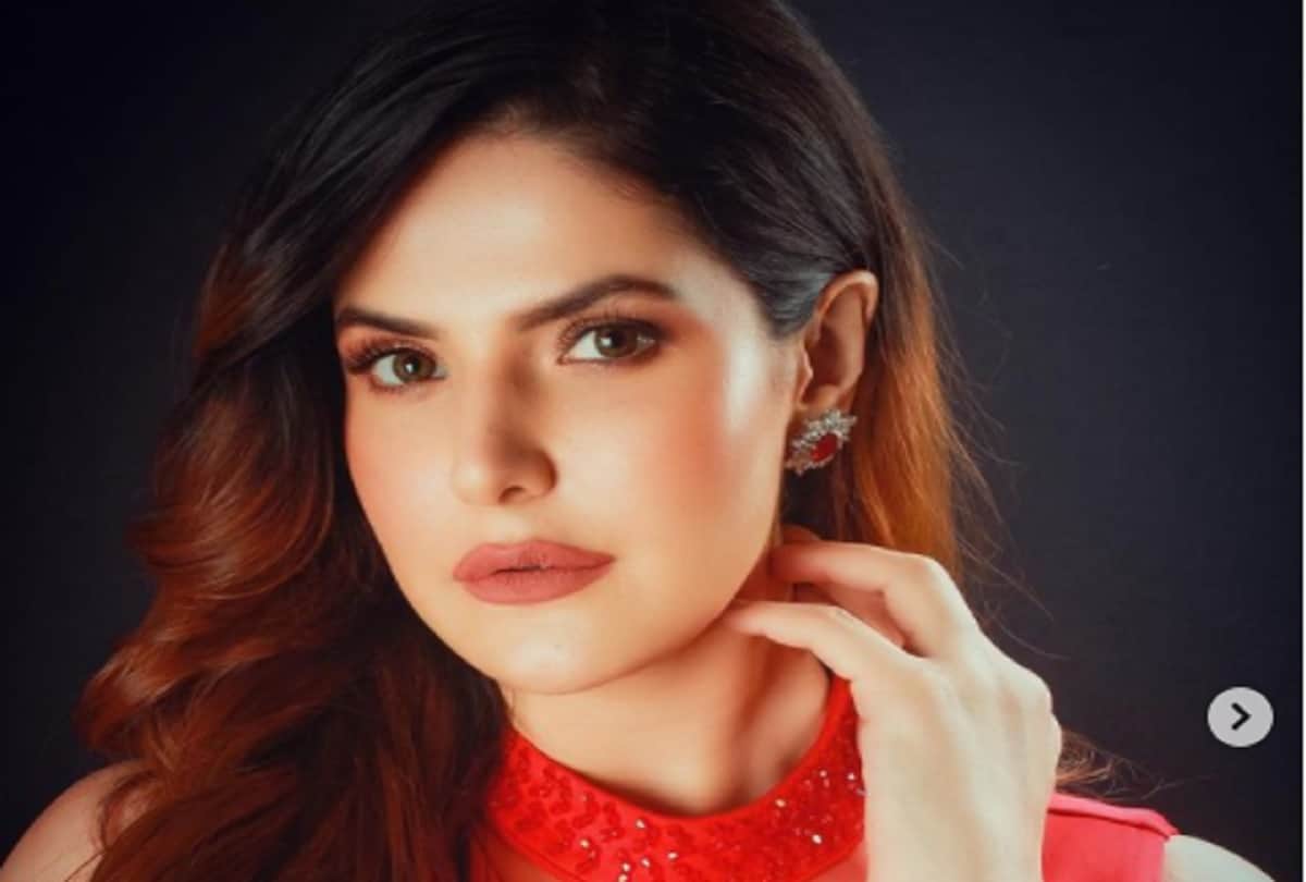 Zareen Khan pictures and looks goes viral on internet after her statement on Katrina Kaif 