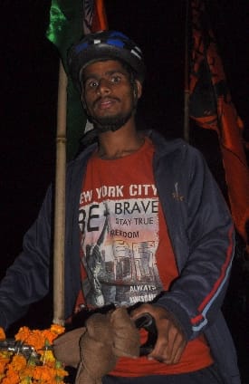 Cyclist Govind arrived with the message of saving water and environment