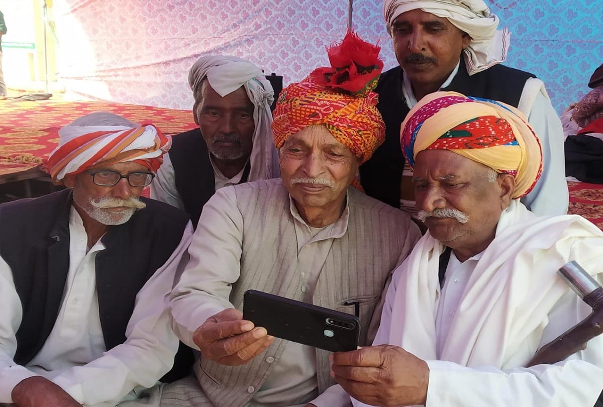 Home ministry ban internet services at farmers protest sites in Singhu Ghazipur and Tikri borders till 2nd february