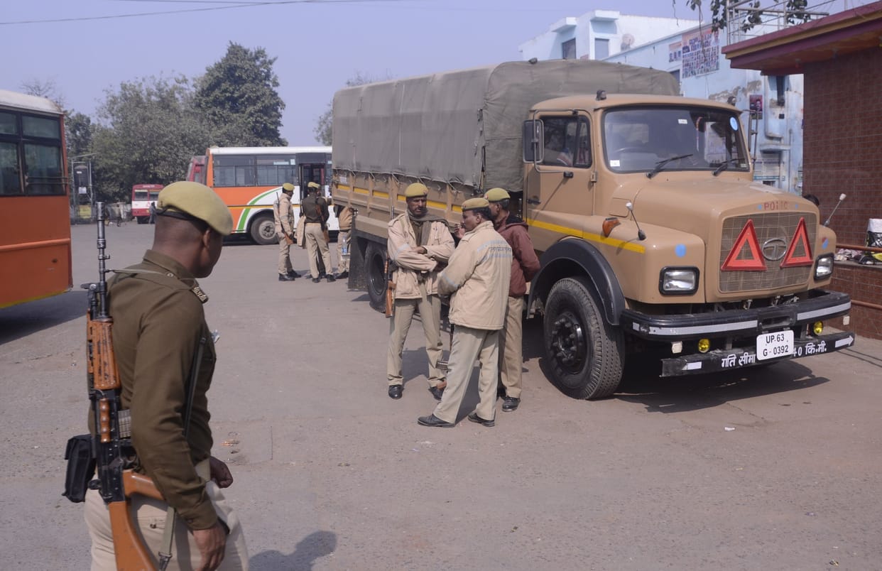 Long distance buses did not run for the second consecutive day