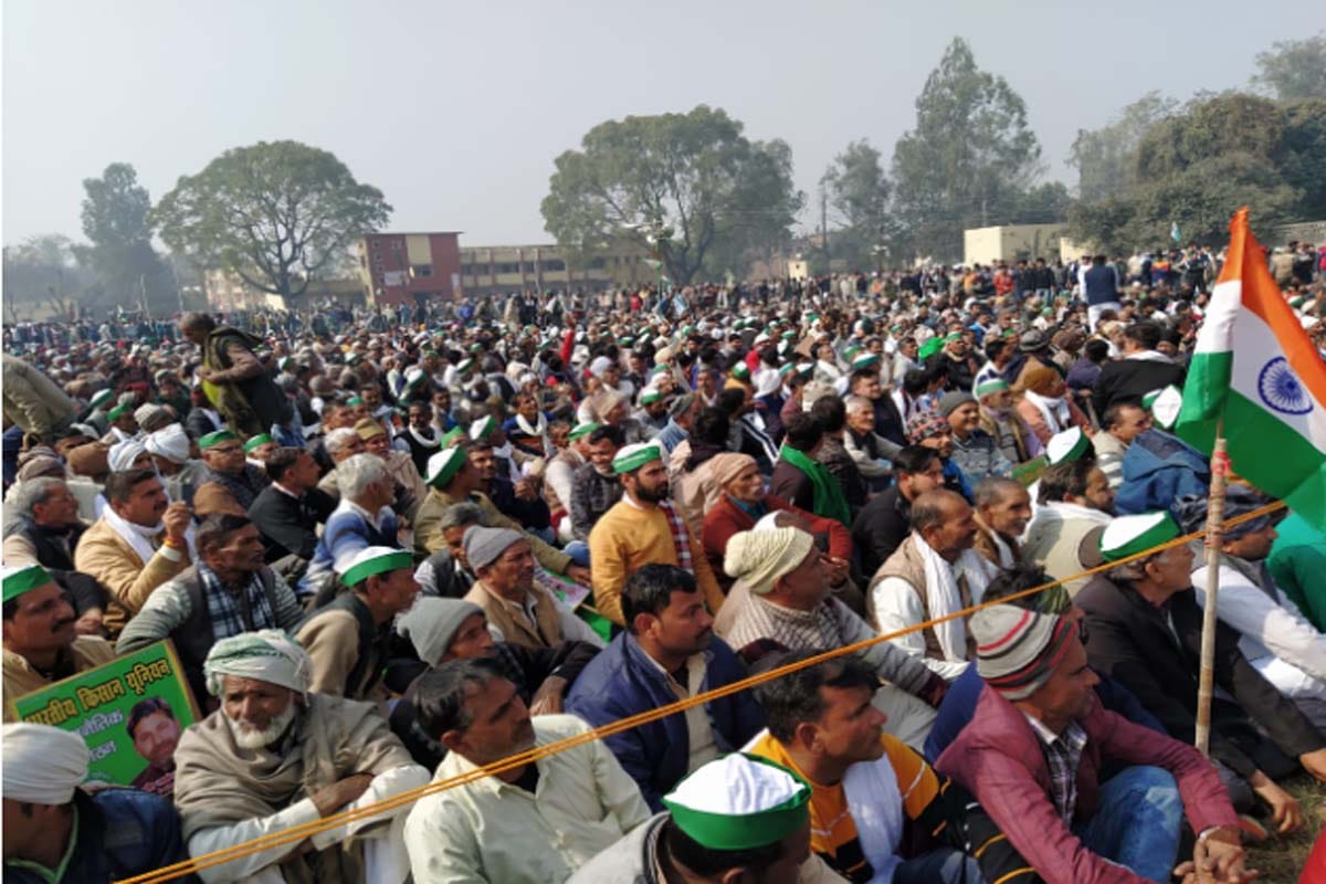 Farmers protest: Despite increasing number of barricades thousands converge at Delhi borders