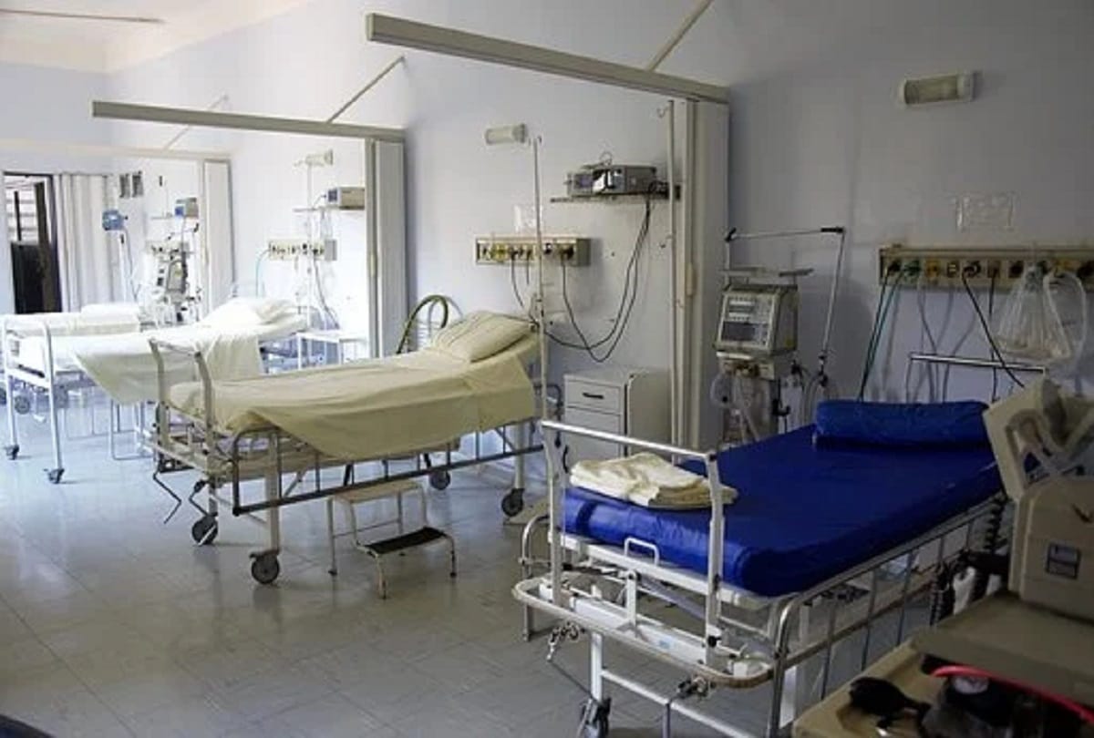 All the beds are empty in KGMU and Lohia Institute.