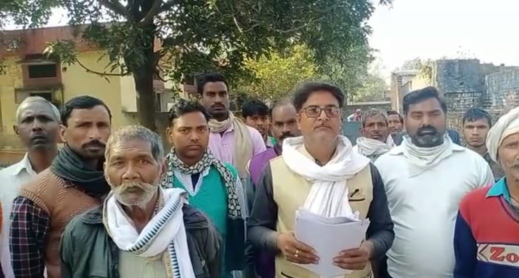 Demonstration on the name of one hundred and fifty people from voter list