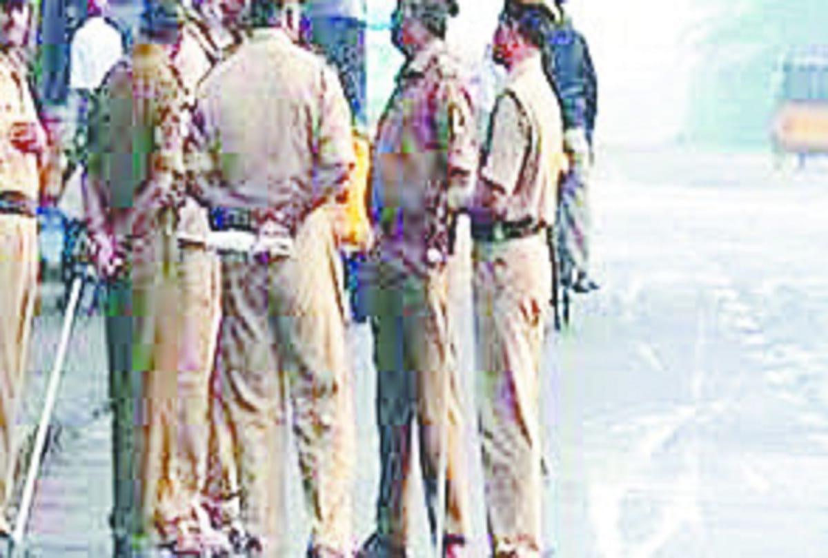 dahej ki mangh na hone pr pati ne diya ten talak. fir