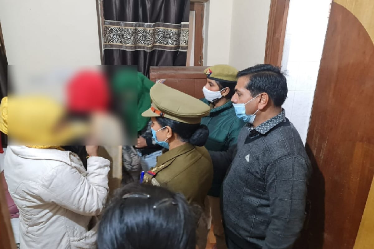 UP News: Sex racket has busted in a hotel at Meerut city of Uttar Pradesh and see photos