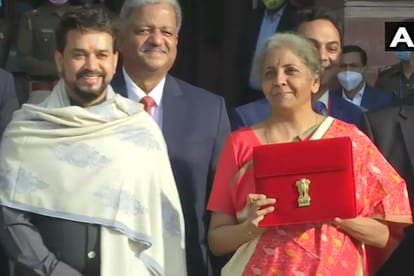 budget 2022 finance minister nirmala sitharaman  will present the union budget on february 1 in a paperless form budget 2022-23 would also be available on the mobile app what is halwa ceremony  customary pre-Budget event finance ministry's north bloc