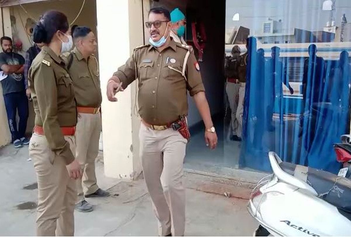 Agra Police Raid On Hotel Owner Not Caught