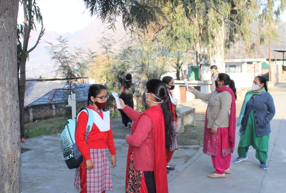 school reopening news himachal pradesh: regular classes from 8th to 12th class students wef 11 October 2021