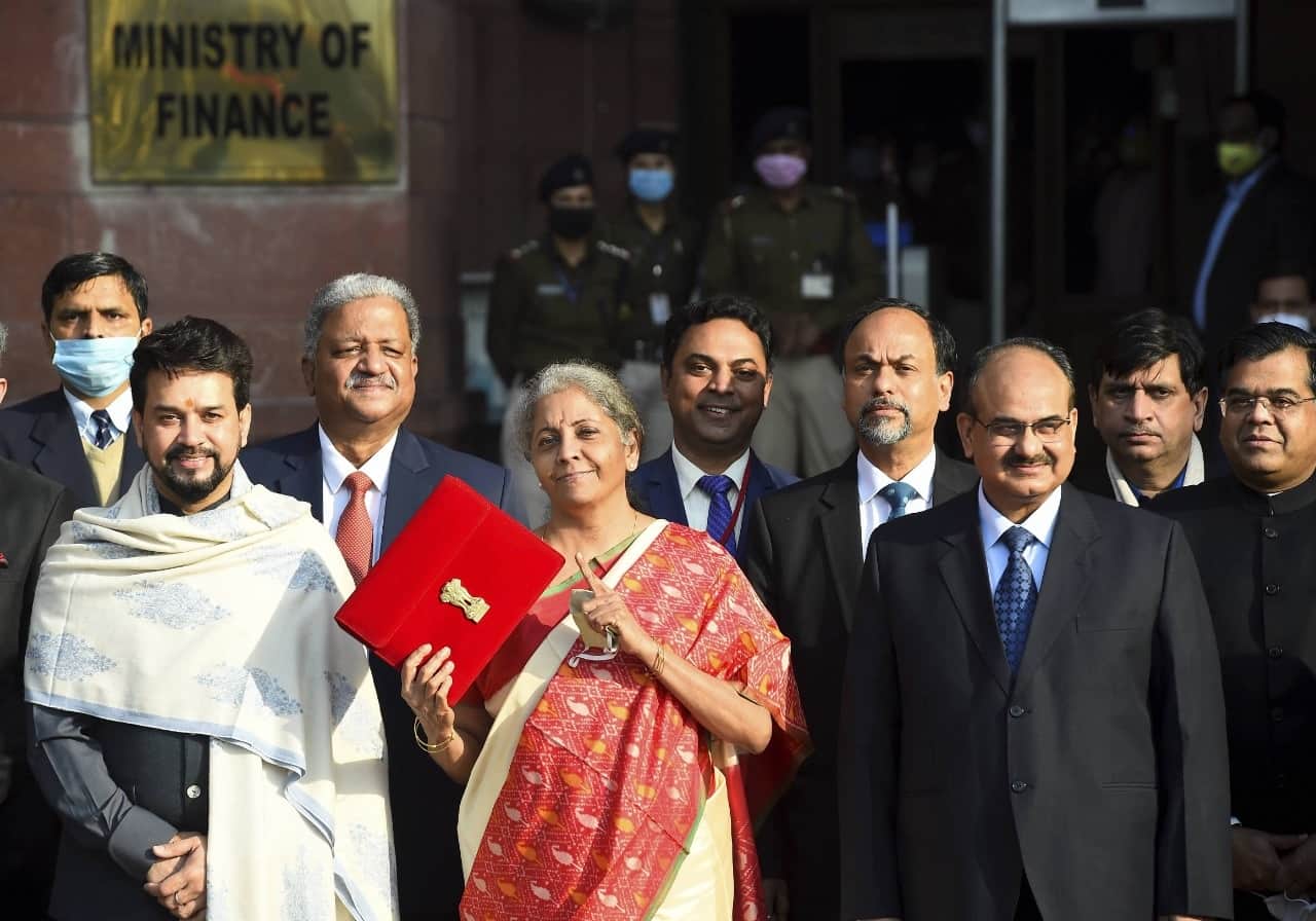 union budget 2022-23 finance minister nirmala sitharaman wear brown handloom silk saree