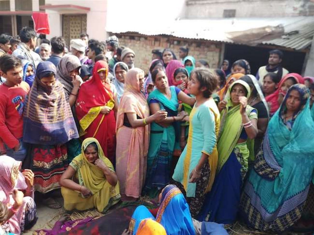 Elderly couple drowned in river during crossing river with cow in azamgarh up