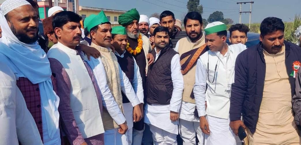 Farmers of Jaula village moved towards Ghazipur border