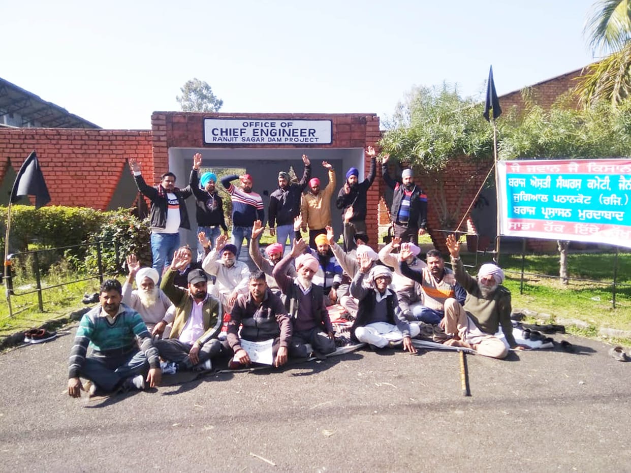 Protesters for 14 days in harsh winter In Pathankot
