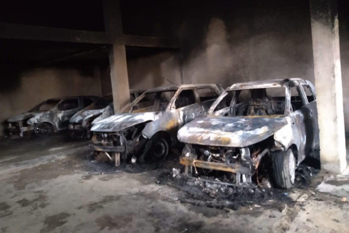 Fire set in a garage and four cars were burnt in Bijnor and see photos