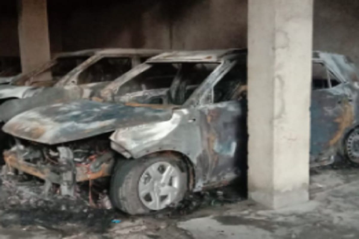 Fire set in a garage and four cars were burnt in Bijnor and see photos