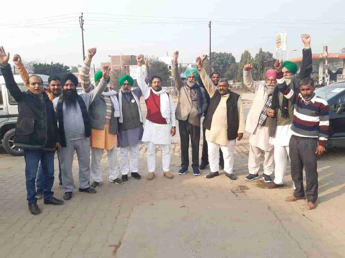 Hundreds of farmers left for Delhi