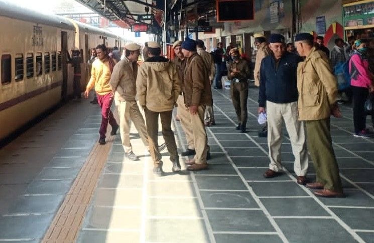 Police's promptness in trains from Jind itself, cantonment remained junction