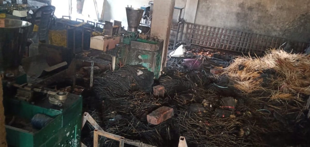 Fire in agarbatti factory due to Electric fire short circuit in bhadoi up