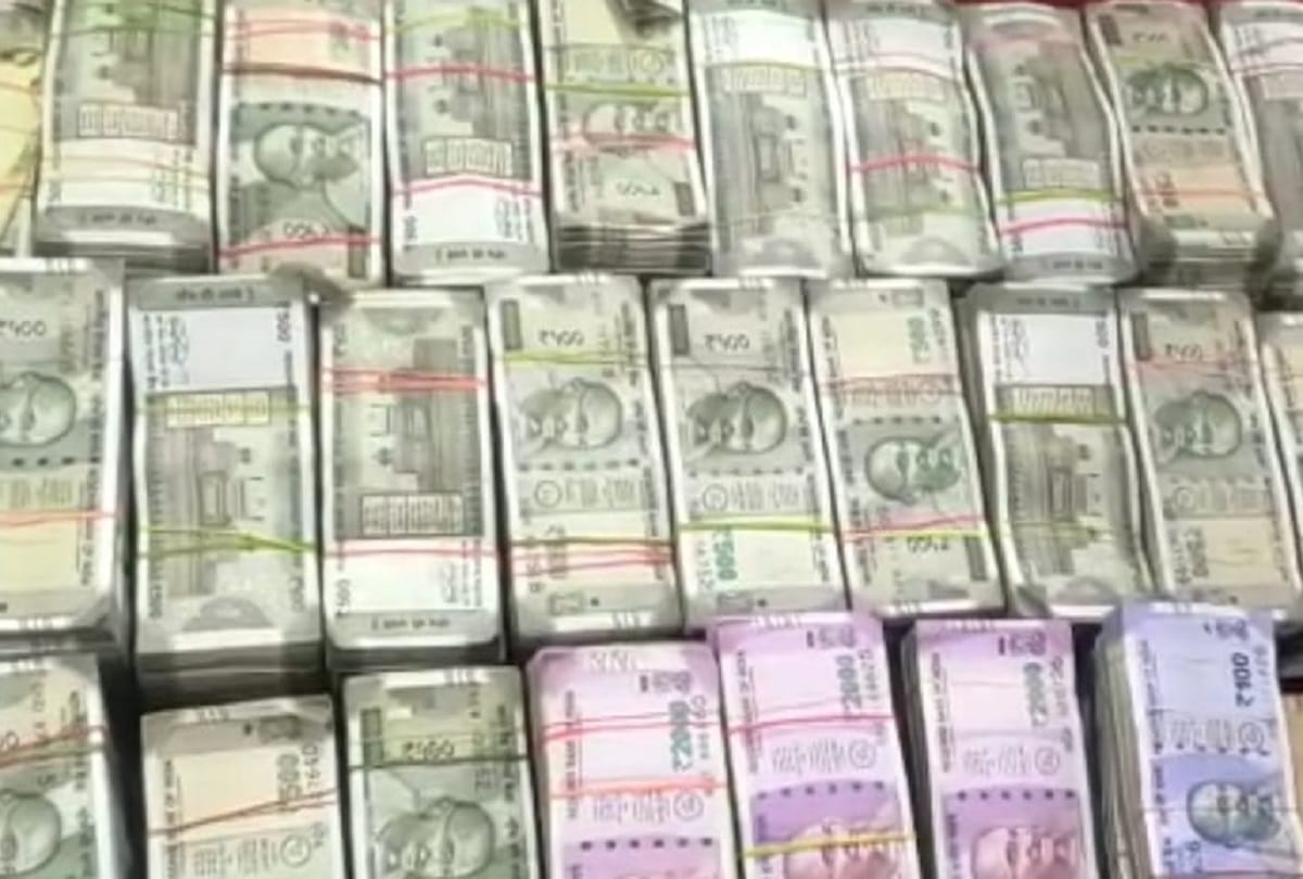 Gaya: bank robbery in SBI, six armed robbers looted 16 lakhs