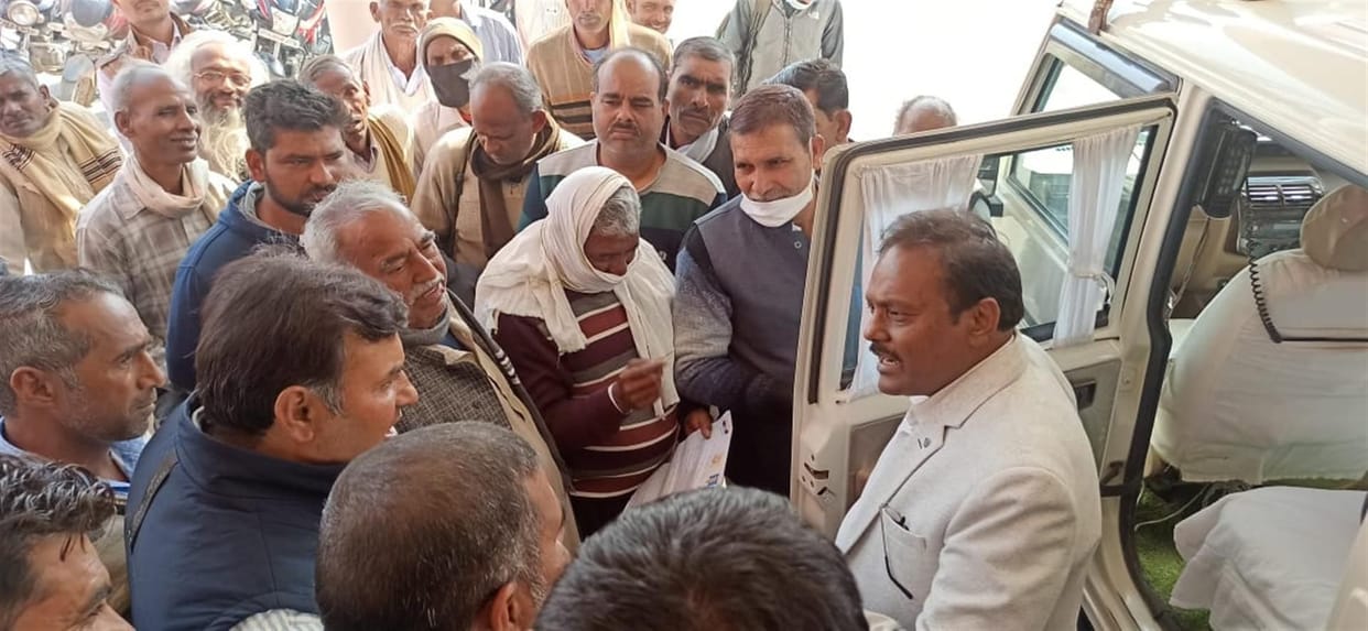 Hathras: Opposition to forcibly keeping cow dynasty in a mutually running Gaushala, complaint to SDM