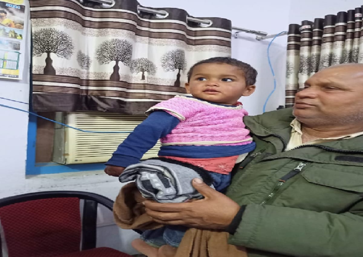 Missing child was found crying in the roadside Varanasi police fearing kidnapping