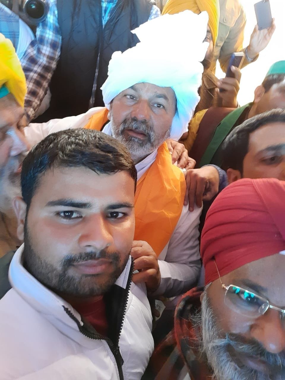 Hathras: RLD leaders arrived at farmers' protest on Ghazipur border