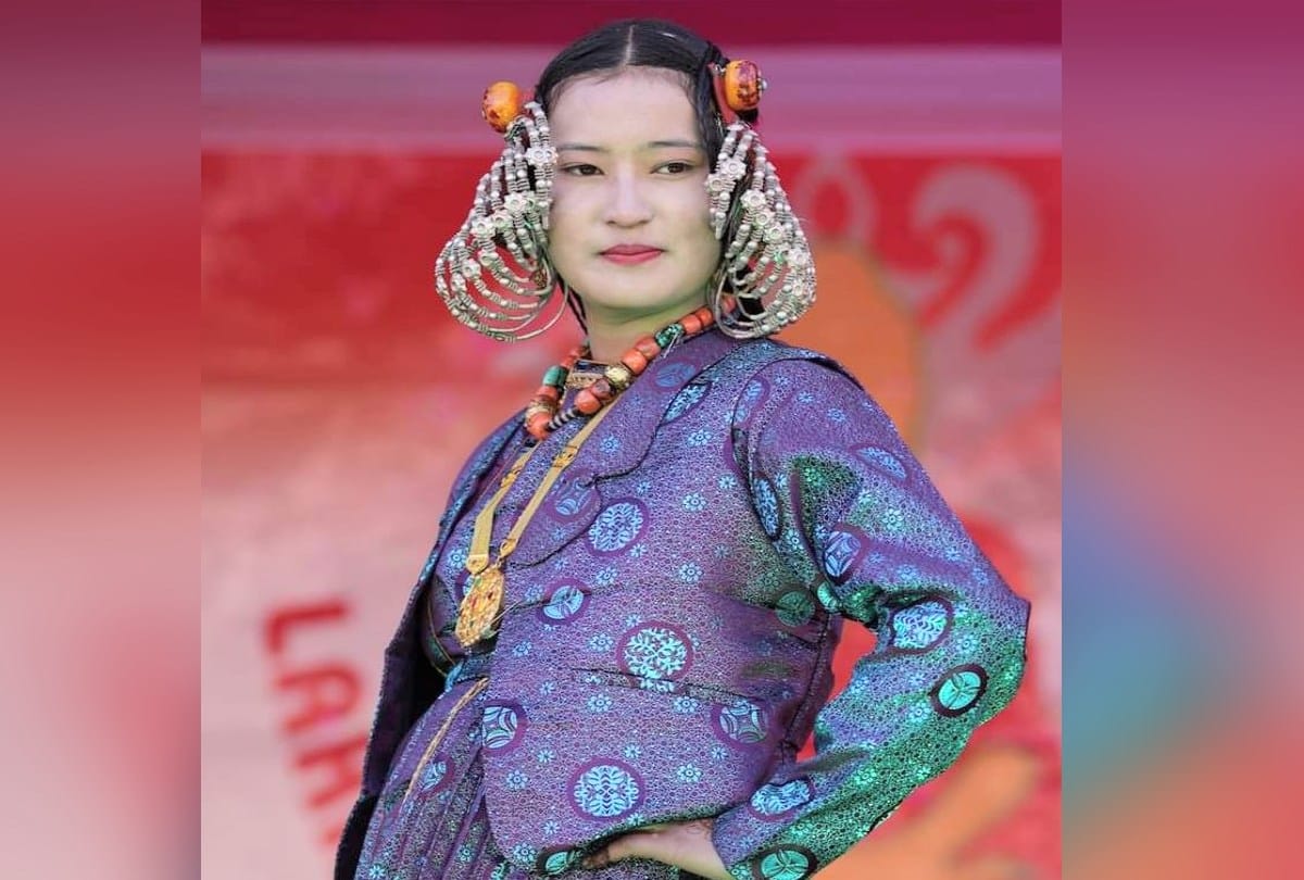 craze of traditional silver jewelery among Lahaul Valley women again, see spectacular pics