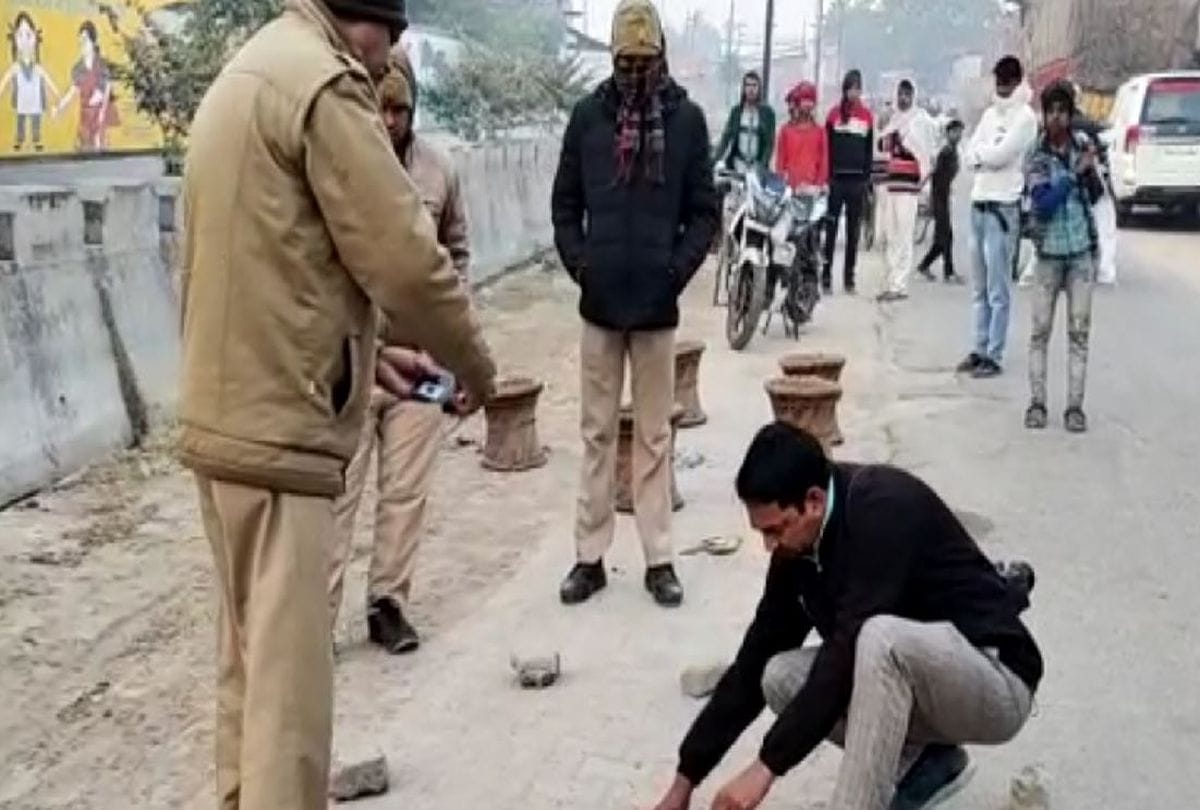 Firozabad Police And Sog Team Encounter With Robbers Gang Who Looted Jewelers In Up Crime News