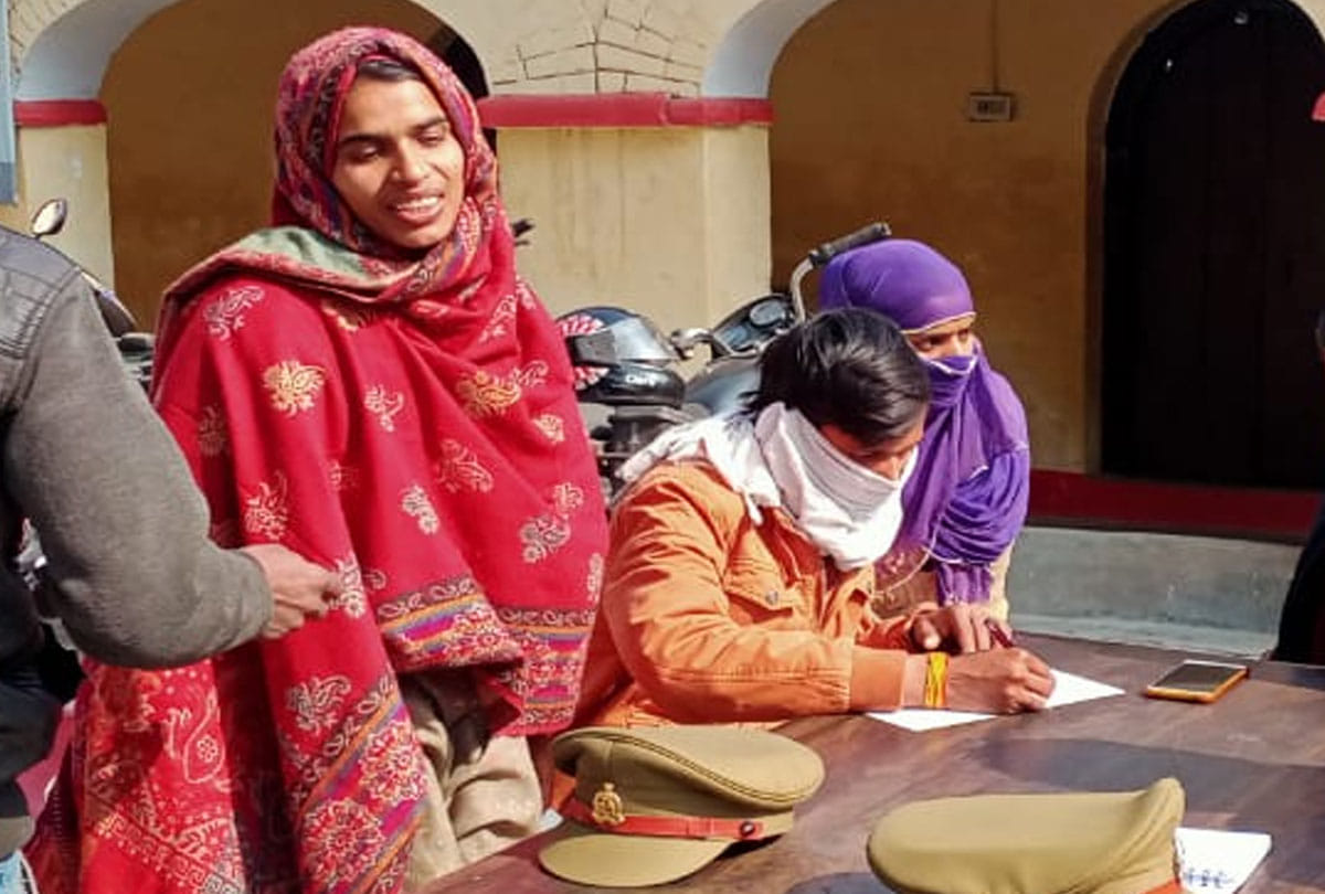 Daughter reached SP office with father body for justice