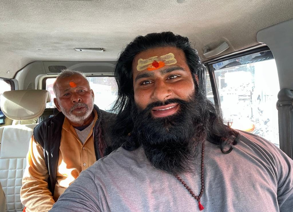 Rinku Singh, who brought laurels to the country in WWE, came home, see photos