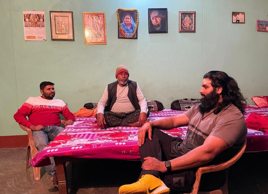 Rinku Singh, who brought laurels to the country in WWE, came home, see photos