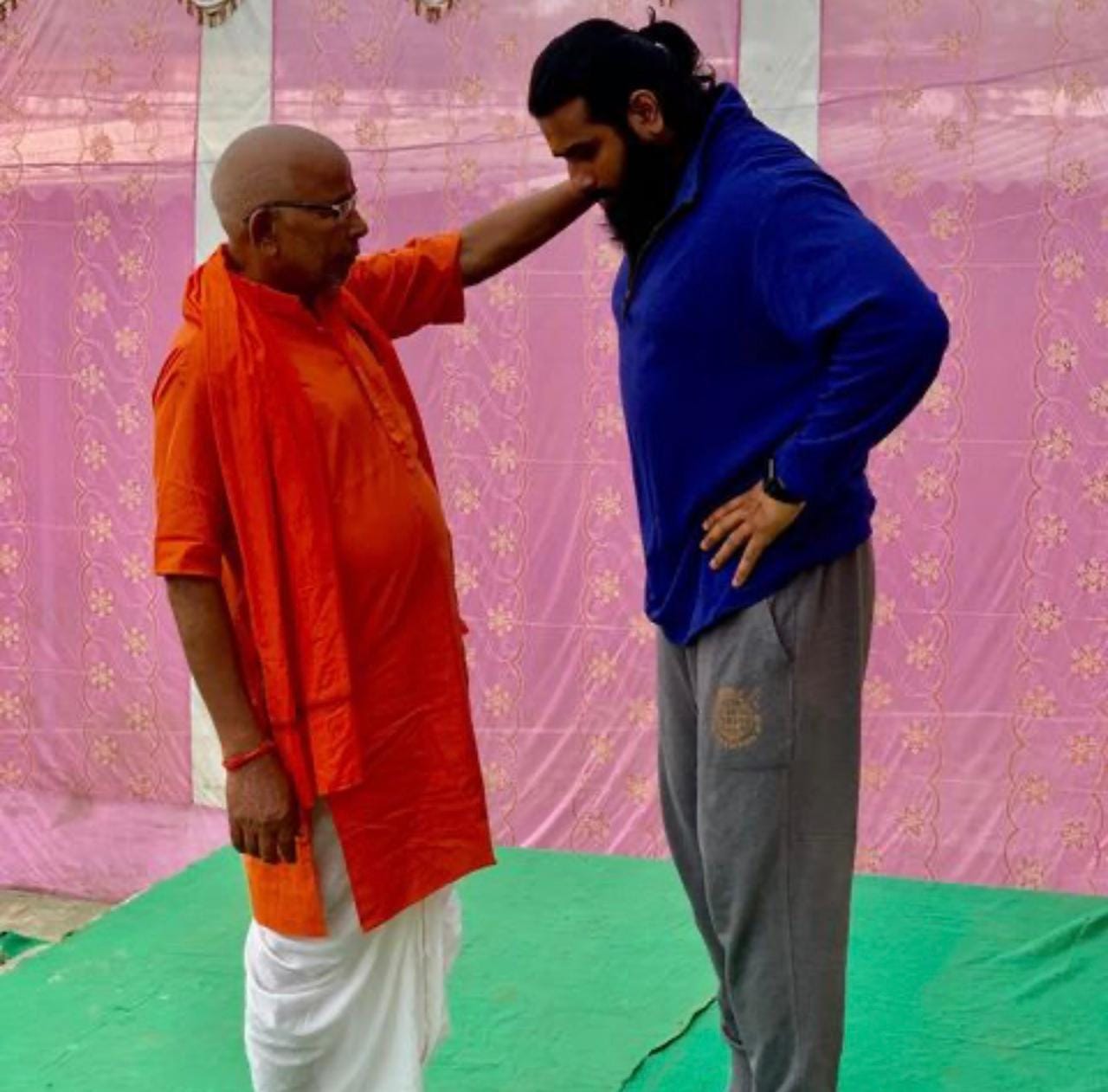 Rinku Singh, who brought laurels to the country in WWE, came home, see photos