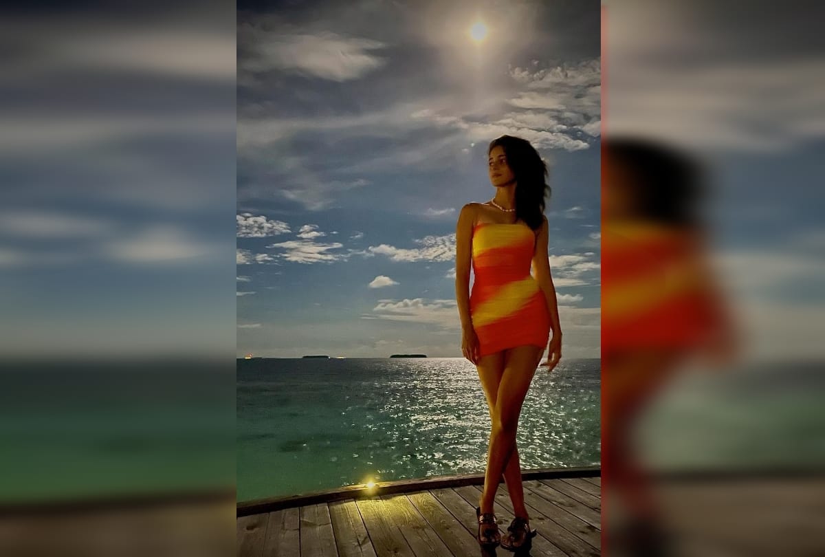 Ananya pandey sizzling in her latest photoshoot