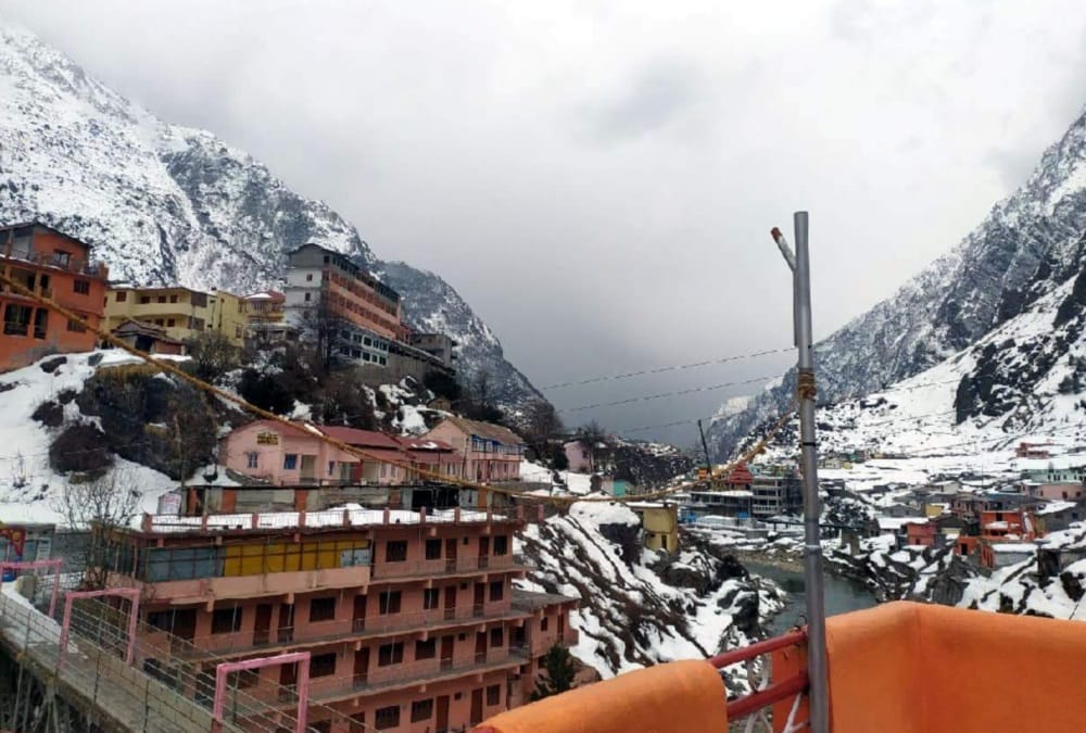Uttarakhand weather News Update Today: Snowfall in Char dham and Hilly Area photos
