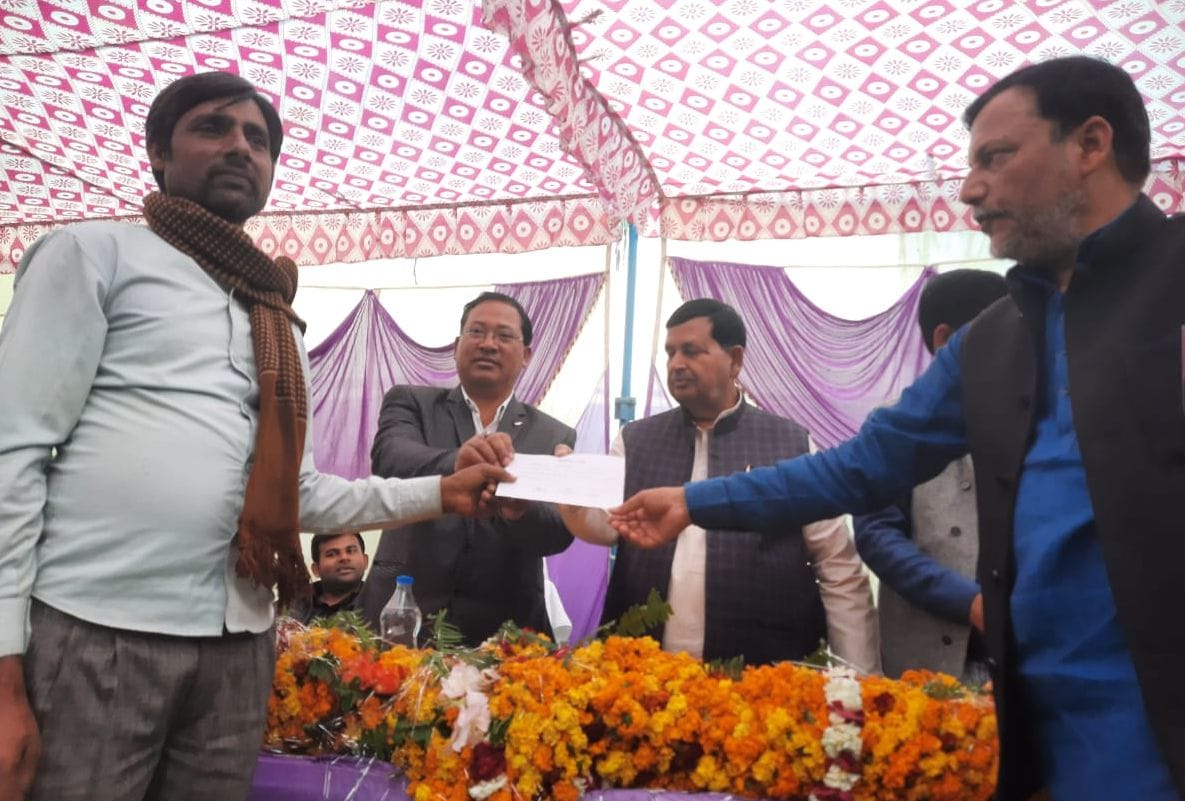 Certificates of help amount handed over to hailstorm-affected farmers
