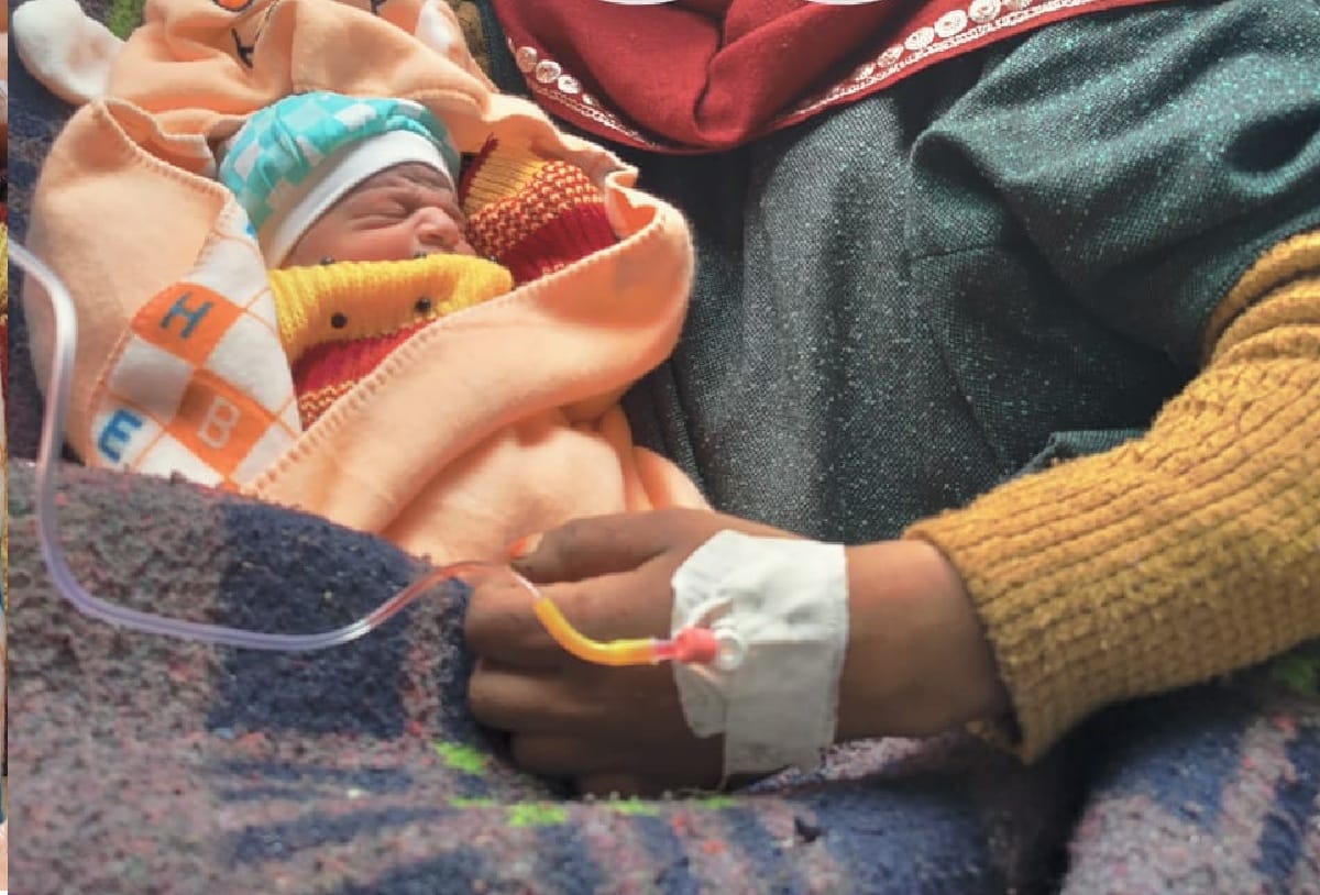 jammu and kashmir news Pregnant woman rescued by army gives birth to baby girl
