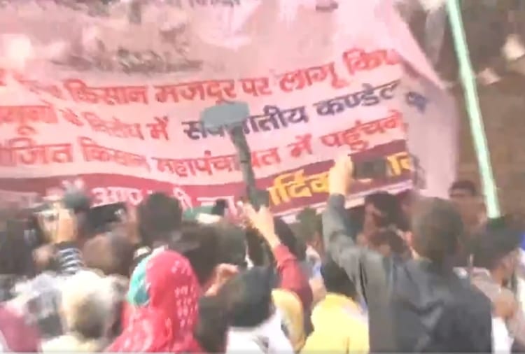Haryana : Mahapanchayat stage broken in Jind