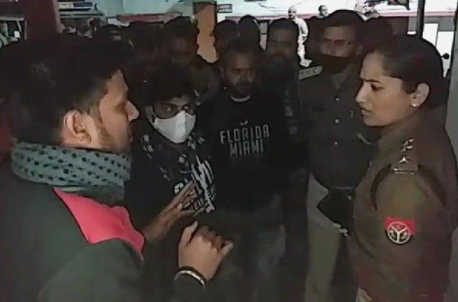 Hathras: ABVP activists created a ruckus when worker was detained