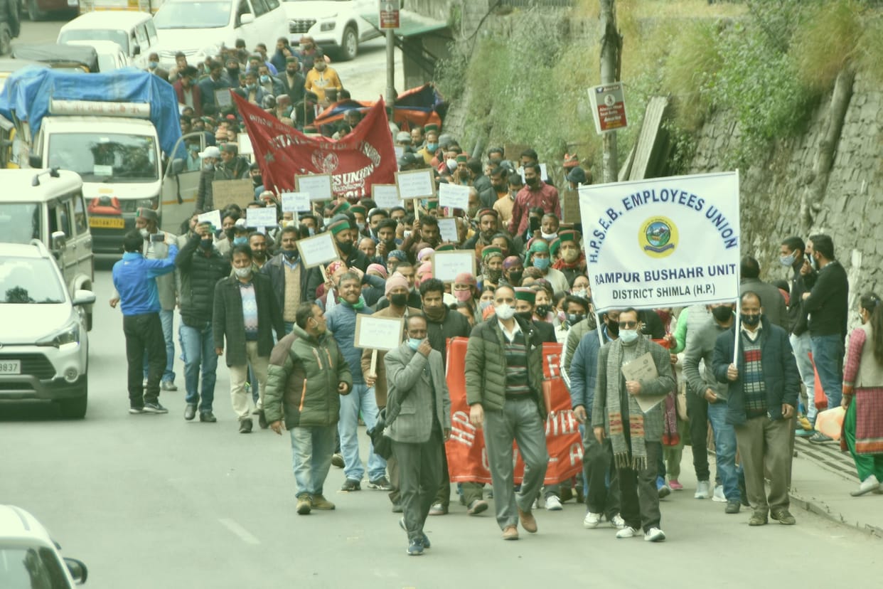 Electricity workers boycott work in Rampur