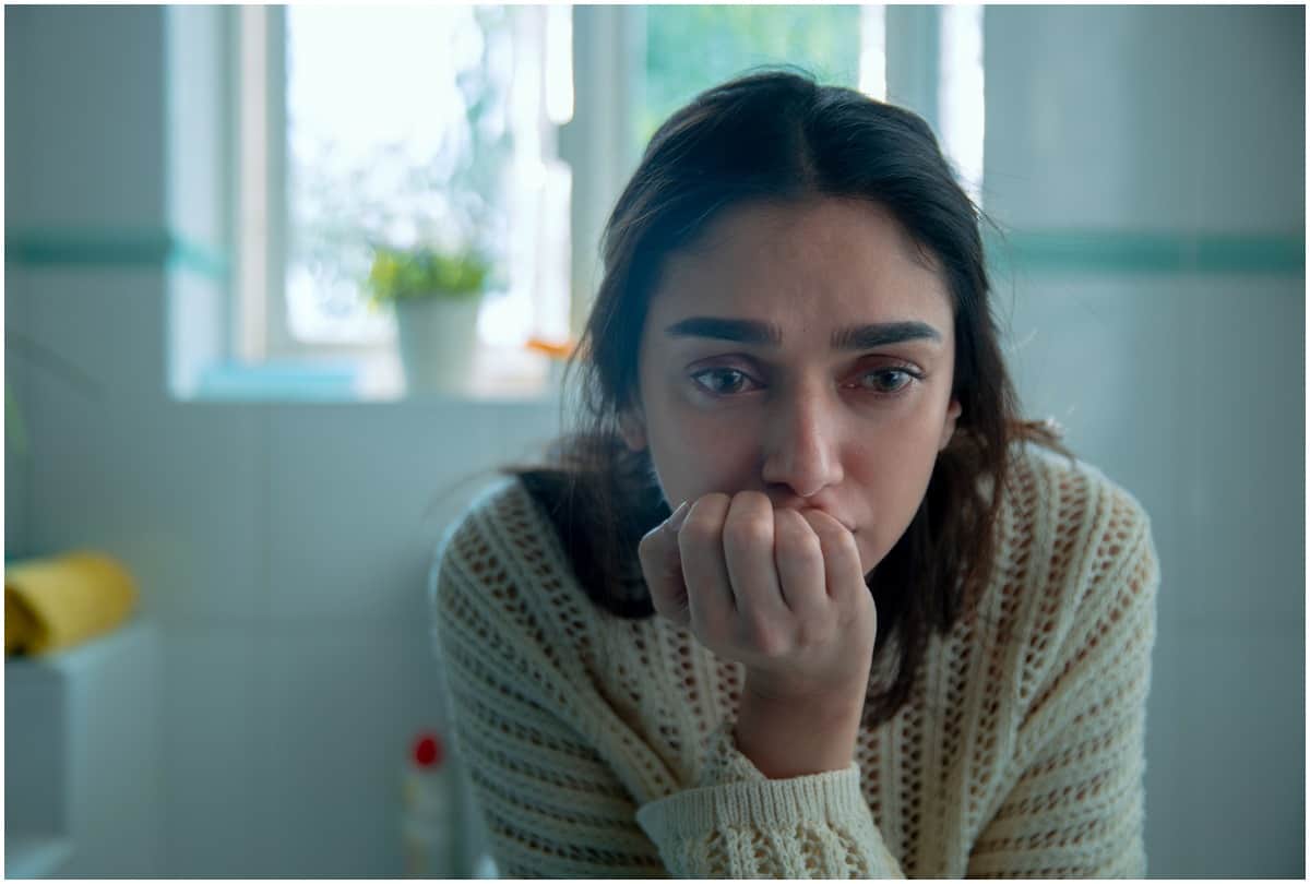 The Girl On The Train Trailer Review by Pankaj shukla Netflix Parineeti Chopra Aditi Rao Hyhdari