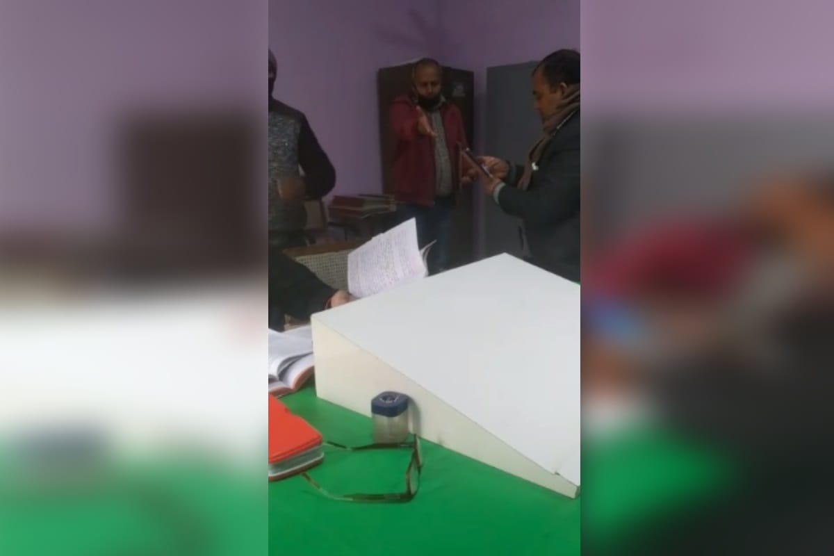 Meerut News: A teacher is beaten up by a teacher in Meerut and see photos