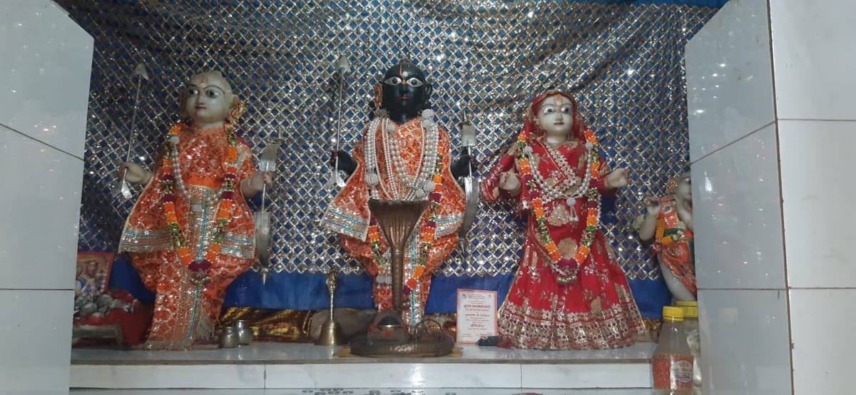silver crown stolen of Ram Laxman Sita from temple in azamgarh