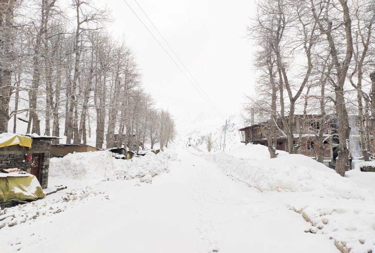 Snowfall in Himachal pradesh, tourist enjoyed snow in shimla, manali