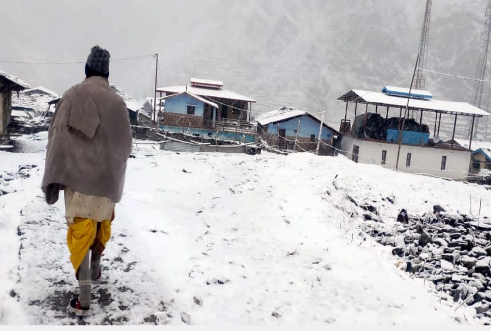 Uttarakhand weather News Update Today: Snowfall in Char dham and Hilly Area photos