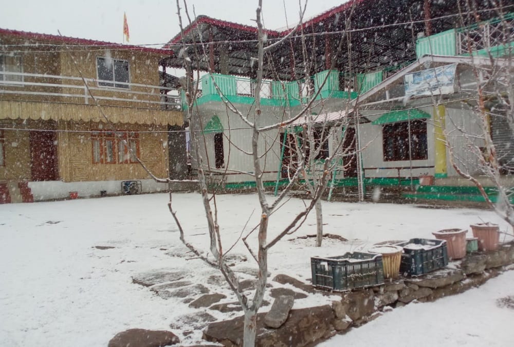 Uttarakhand weather News Update Today: Snowfall in Char dham and Hilly Area photos